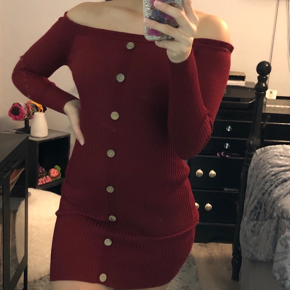 Red bodycon dress